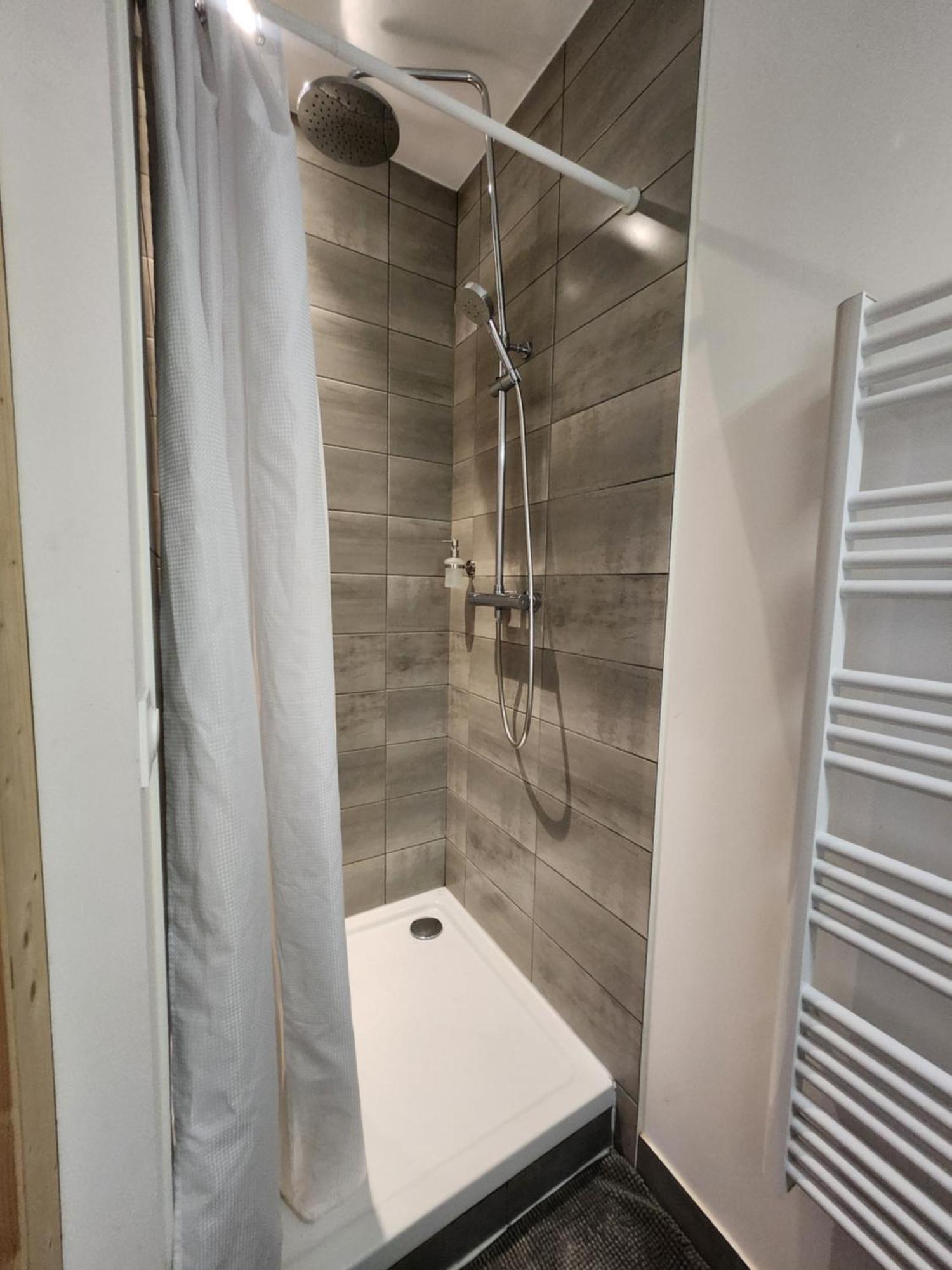 Chambres Privees Hyper-Centre Epernay Lit 160X200Cm Exteriör bild
