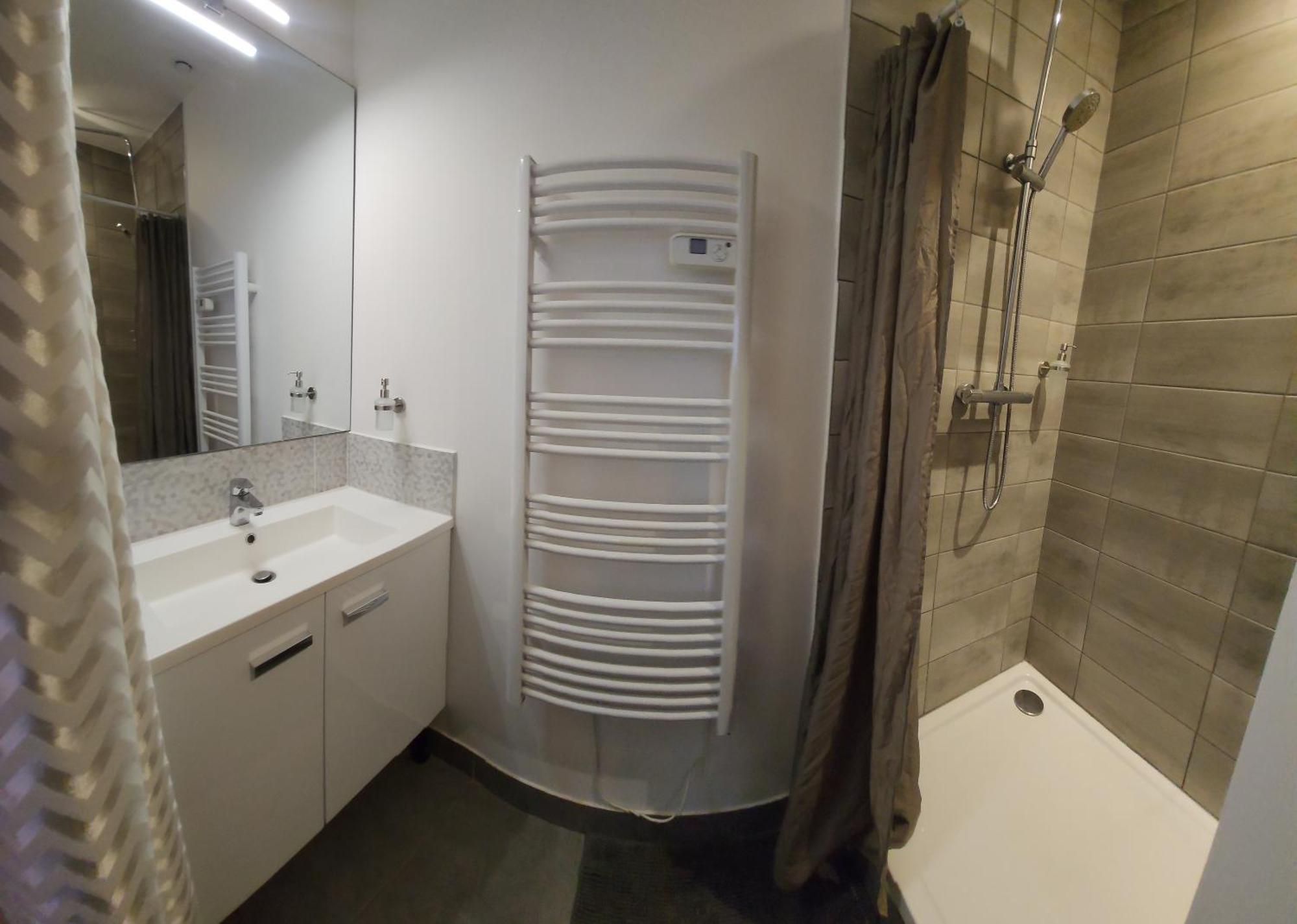 Chambres Privees Hyper-Centre Epernay Lit 160X200Cm Exteriör bild