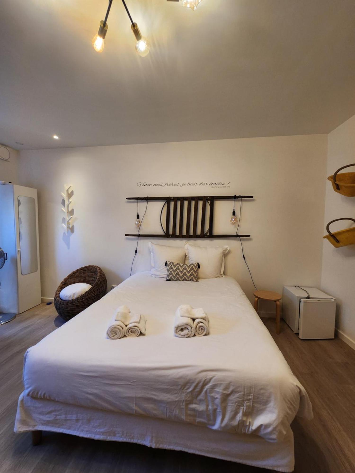 Chambres Privees Hyper-Centre Epernay Lit 160X200Cm Exteriör bild